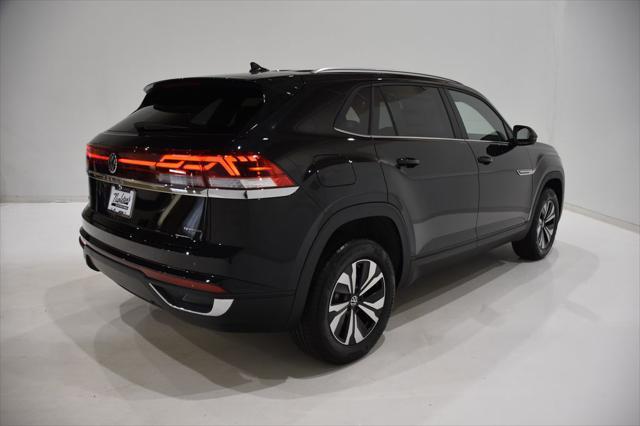 Photo of 2025 Deep Black Pearl Volkswagen Atlas Cross Sport