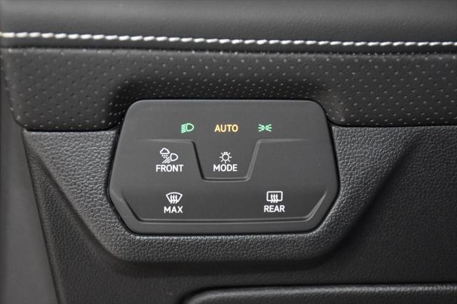 Photo of 2025 Deep Black Pearl Volkswagen Atlas Cross Sport