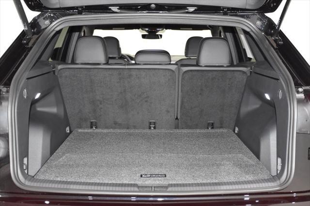 Photo of 2025 Deep Black Pearl Volkswagen Atlas Cross Sport