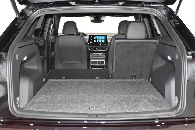 Photo of 2025 Deep Black Pearl Volkswagen Atlas Cross Sport