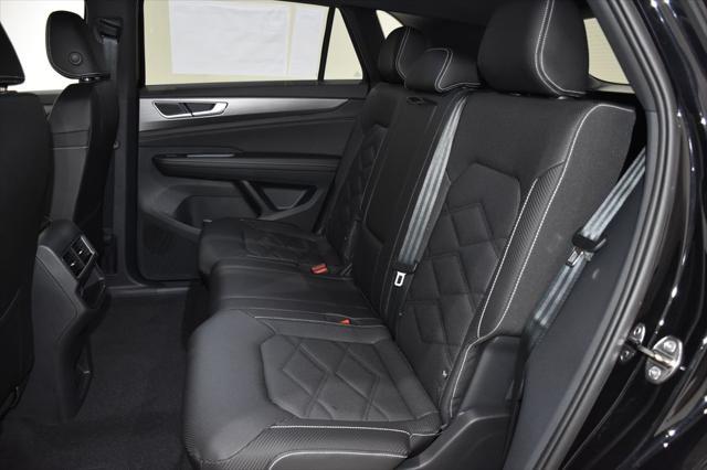 Photo of 2025 Deep Black Pearl Volkswagen Atlas Cross Sport