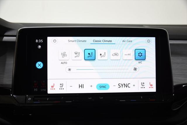 Photo of 2025 Deep Black Pearl Volkswagen Atlas Cross Sport
