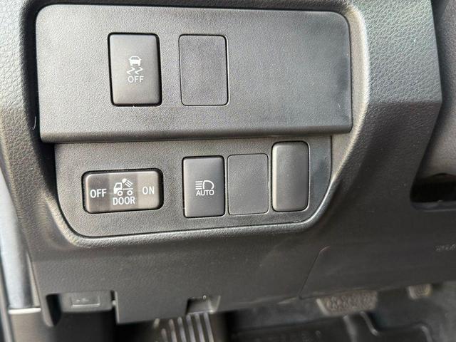 Photo of 2022 Midnight Black Metallic Toyota Tacoma