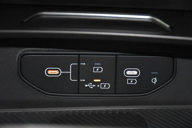 Photo of 2026 Wolf Gray Kia Sportage Hybrid