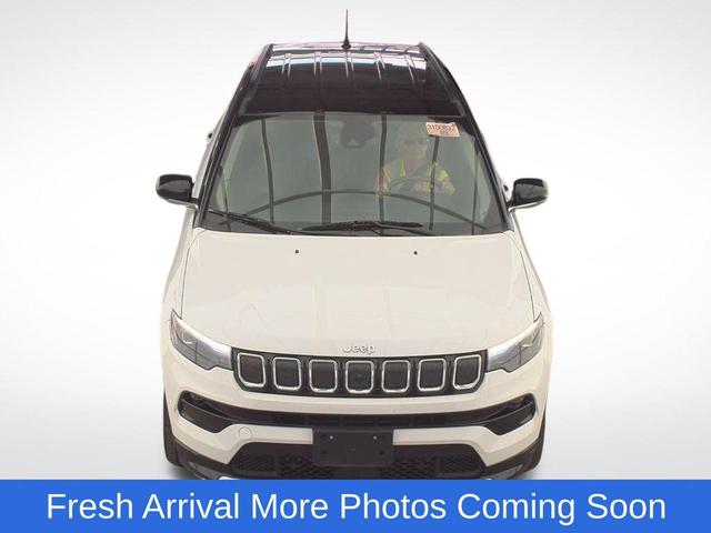 Photo of 2022 Bright White Clearcoat Jeep Compass