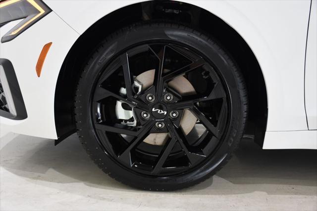 Photo of 2026 Snow White Pearl Kia K5
