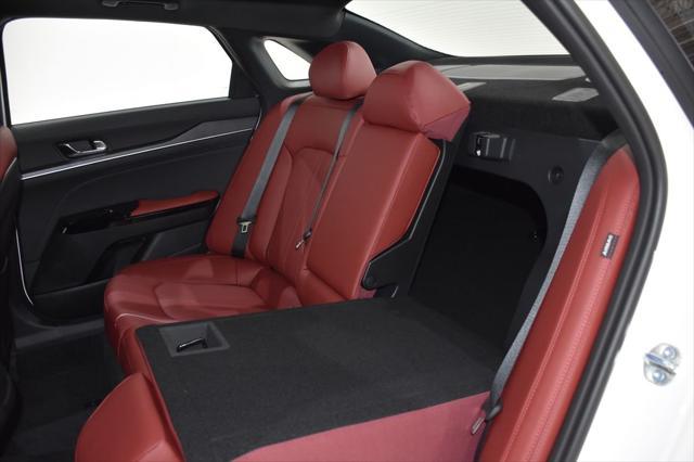 Photo of 2026 Snow White Pearl Kia K5