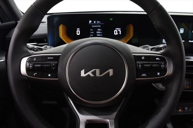 Photo of 2026 Snow White Pearl Kia K5