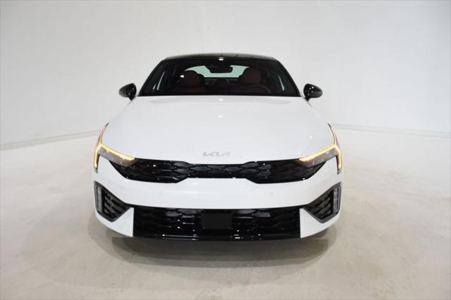 Photo of 2026 Snow White Pearl Kia K5