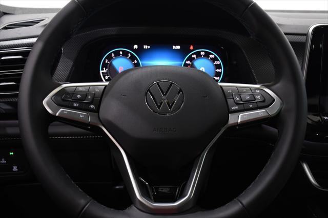 Photo of 2025 Pure Gray Volkswagen Atlas Cross Sport