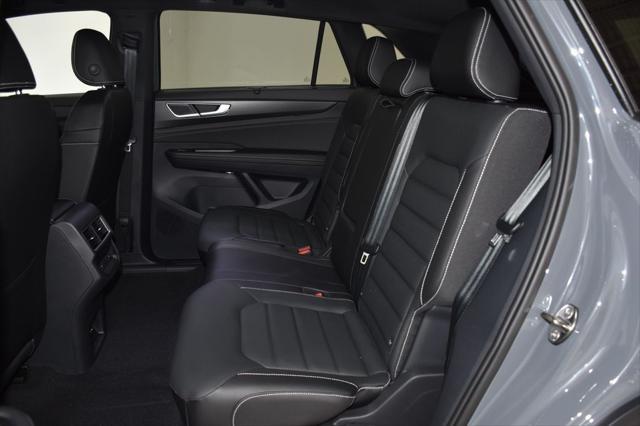 Photo of 2025 Pure Gray Volkswagen Atlas Cross Sport