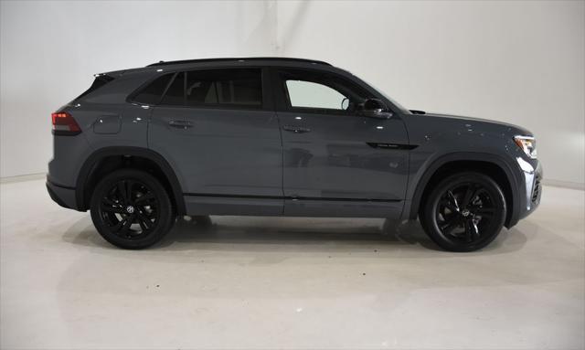 Photo of 2025 Pure Gray Volkswagen Atlas Cross Sport