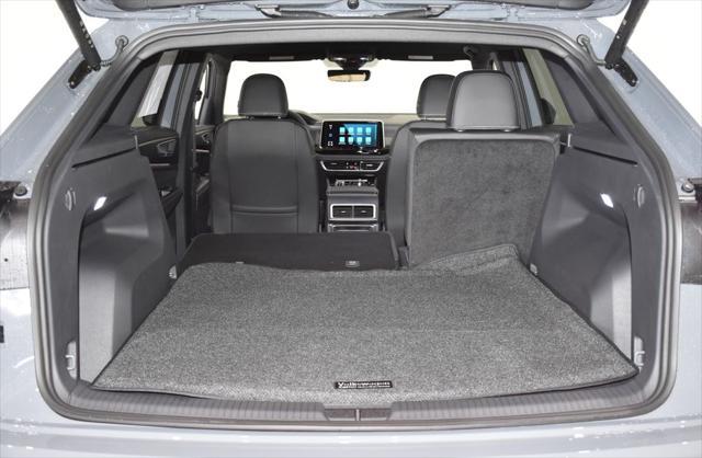 Photo of 2025 Pure Gray Volkswagen Atlas Cross Sport