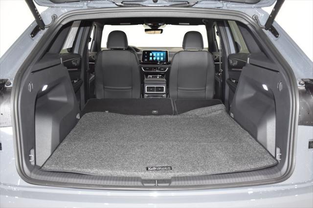 Photo of 2025 Pure Gray Volkswagen Atlas Cross Sport