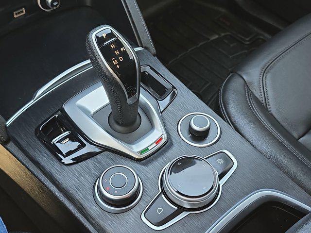 Photo of 2022 Vulcano Black Metallic Alfa Romeo Stelvio