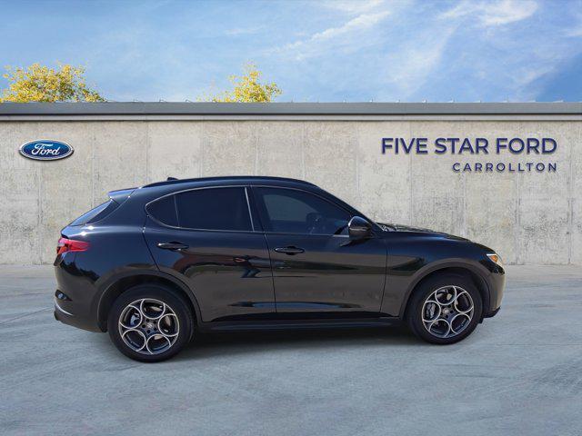 Photo of 2022 Vulcano Black Metallic Alfa Romeo Stelvio