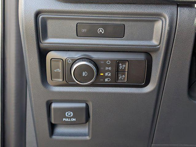 Photo of 2025 Oxford White Ford F-150