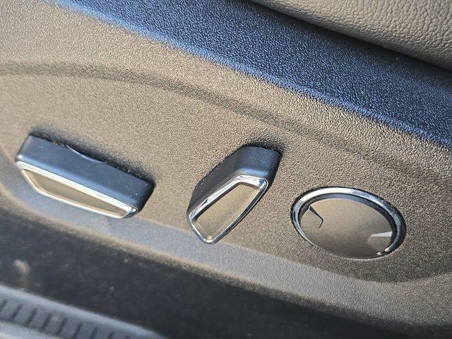 Photo of 2019 Agate Black Metallic Ford Edge