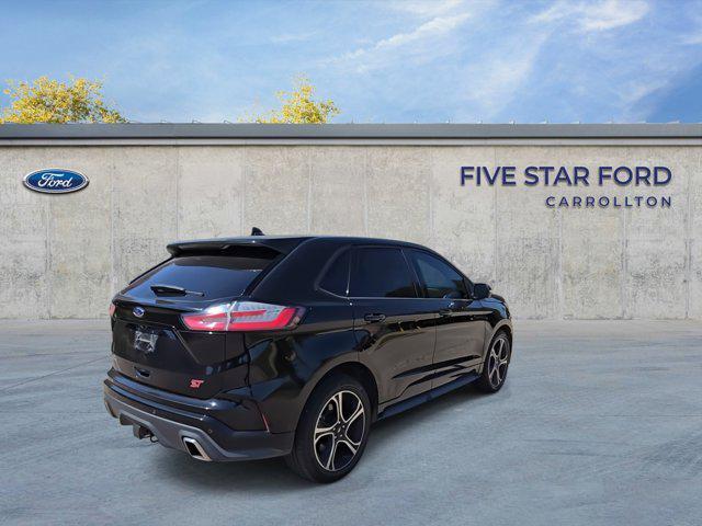 Photo of 2019 Agate Black Metallic Ford Edge