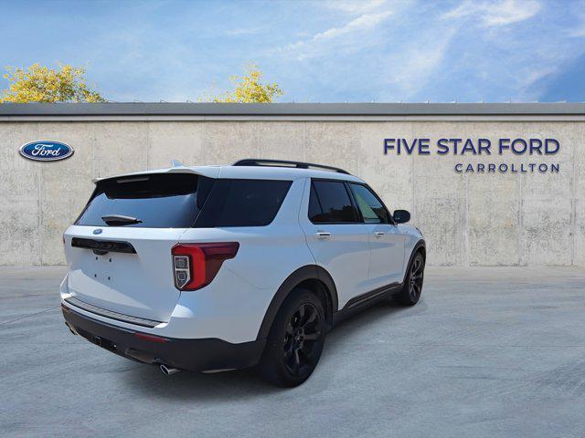 Photo of 2023 Star White Metallic Tri-Coat Ford Explorer