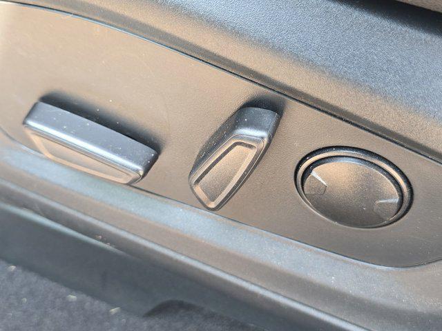 Photo of 2023 Star White Metallic Tri-Coat Ford Explorer