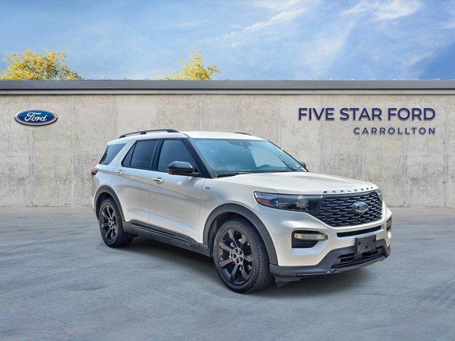 Photo of 2023 Star White Metallic Tri-Coat Ford Explorer