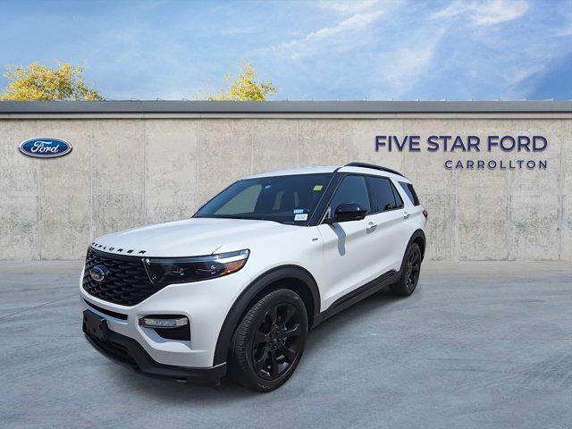 Photo of 2023 Star White Metallic Tri-Coat Ford Explorer