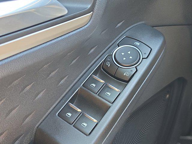 Photo of 2020 Star White Metallic Tri-Coat Ford Escape