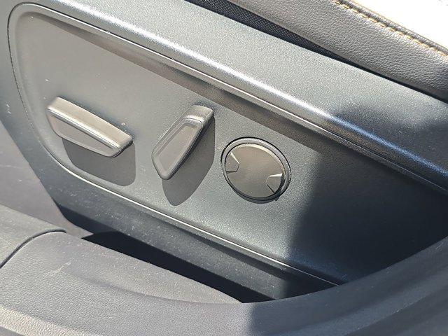 Photo of 2020 Star White Metallic Tri-Coat Ford Escape