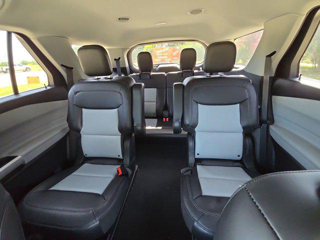 Photo of 2022 Star White Metallic Tri-Coat Ford Explorer