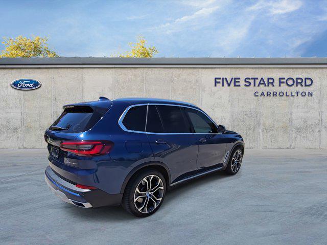 Photo of 2022 Phytonic Blue Metallic BMW X5