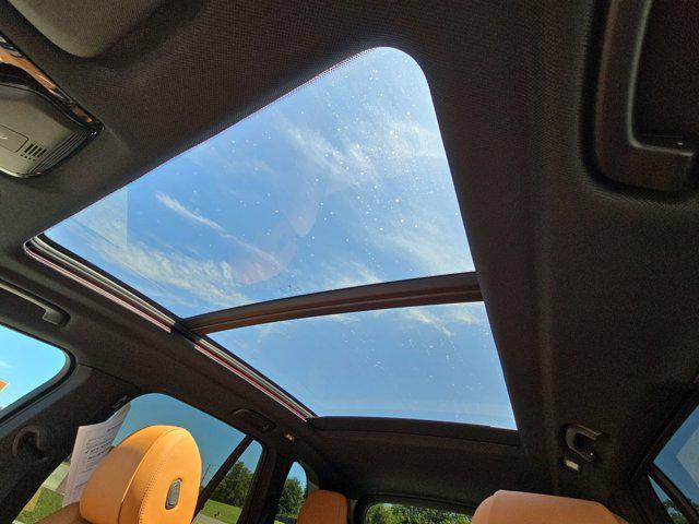 Photo of 2022 Phytonic Blue Metallic BMW X5