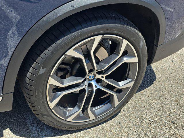 Photo of 2022 Phytonic Blue Metallic BMW X5