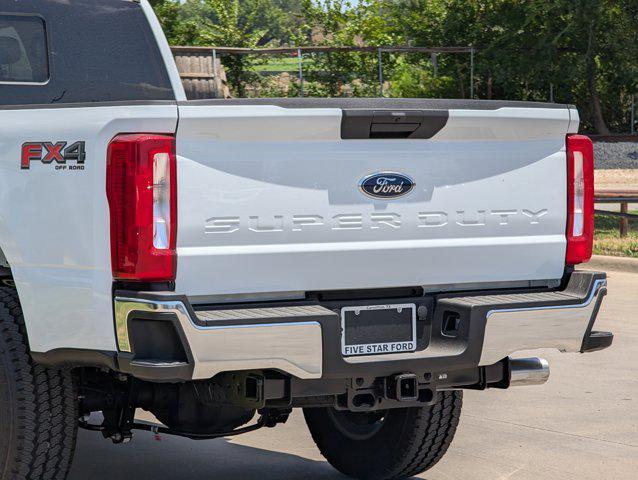 Photo of 2025 Oxford White Ford F-350