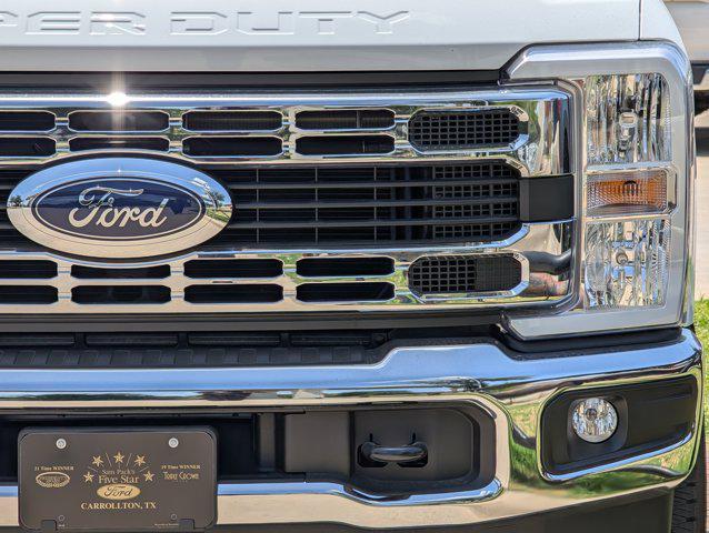 Photo of 2025 Oxford White Ford F-350