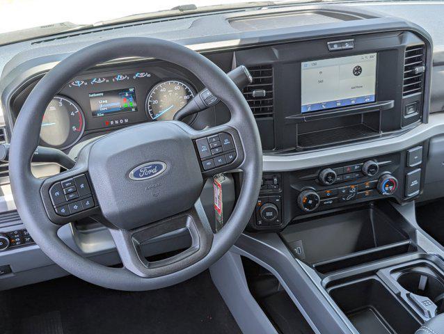 Photo of 2025 Oxford White Ford F-350