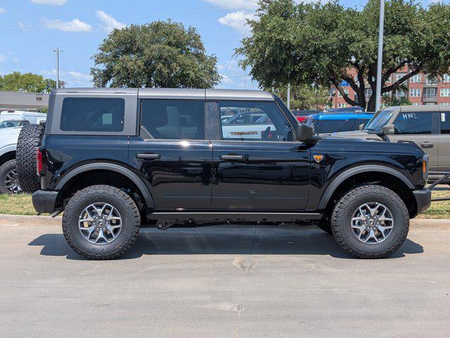 Photo of 2025 Shadow Black Ford Bronco