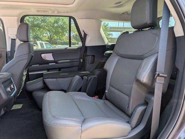 Photo of 2025 Gray Ford Expedition