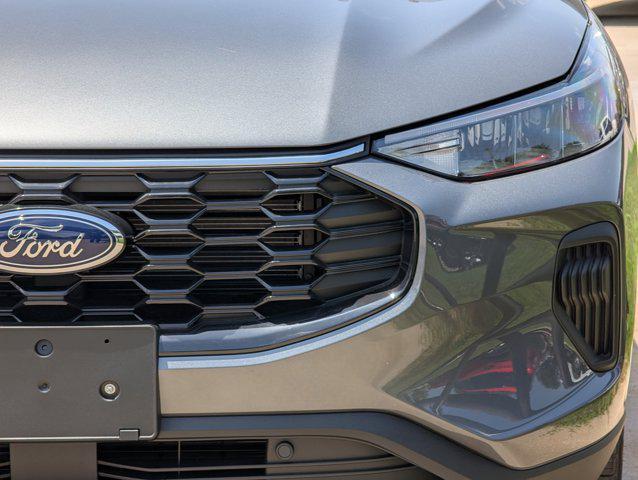 Photo of 2025 Carbonized Gray Metallic Ford Escape