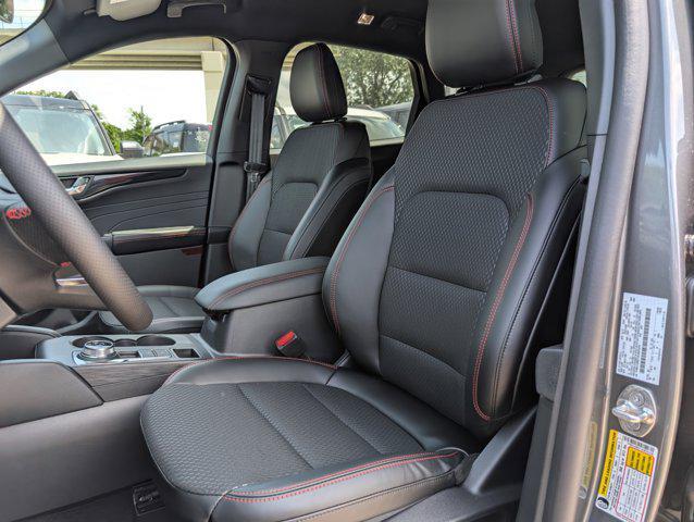 Photo of 2025 Carbonized Gray Metallic Ford Escape