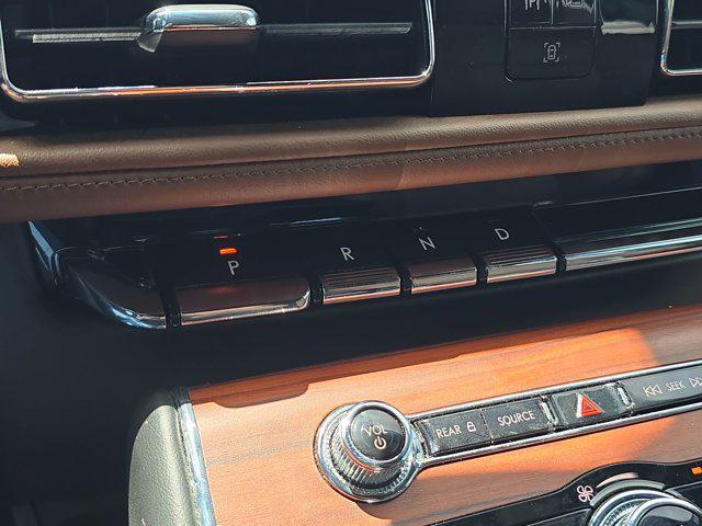 Photo of 2020 White Metallic Lincoln Aviator