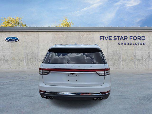 Photo of 2020 White Metallic Lincoln Aviator