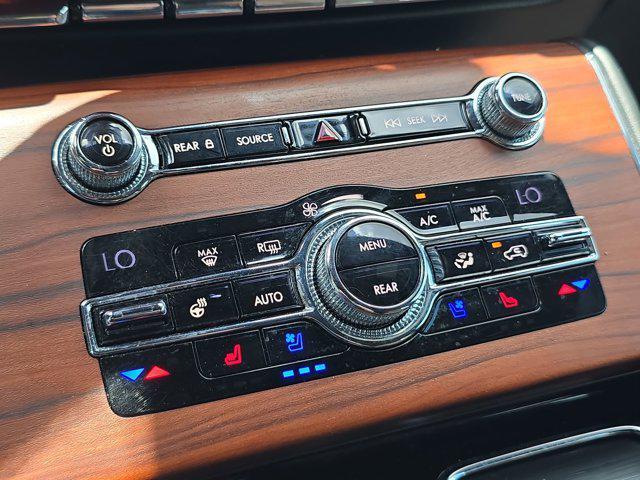 Photo of 2020 White Metallic Lincoln Aviator