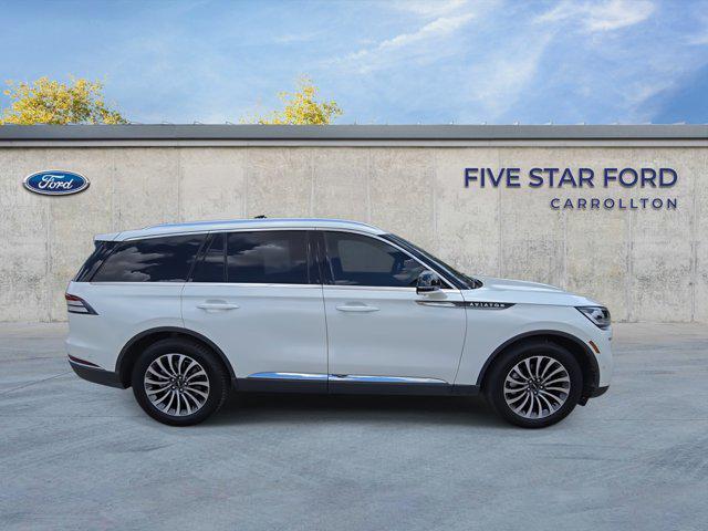 Photo of 2020 White Metallic Lincoln Aviator