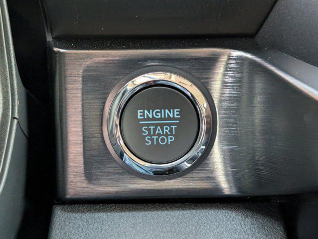 Photo of 2025 Agate Black Metallic Ford F-250