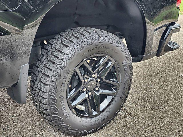 Photo of 2025 Black Chevrolet Silverado 1500