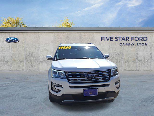 Photo of 2017 White Platinum Metallic Tri-Coat Ford Explorer