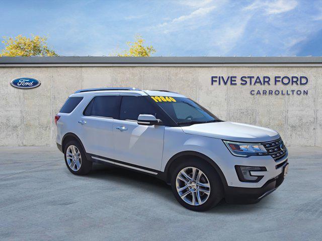 Photo of 2017 White Platinum Metallic Tri-Coat Ford Explorer
