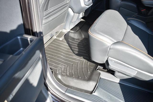 Photo of 2025 Agate Black Metallic Ford Expedition