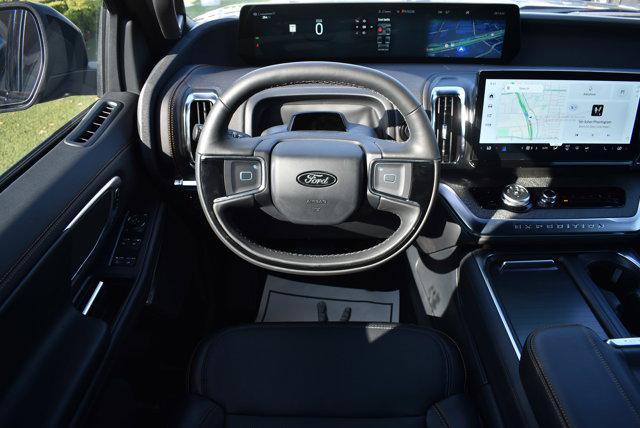 Photo of 2025 Agate Black Metallic Ford Expedition